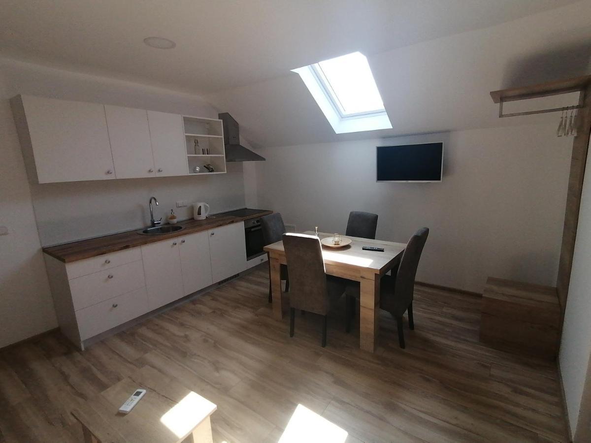Farma & Apartmani Opg Sasa Delic Korenica Esterno foto