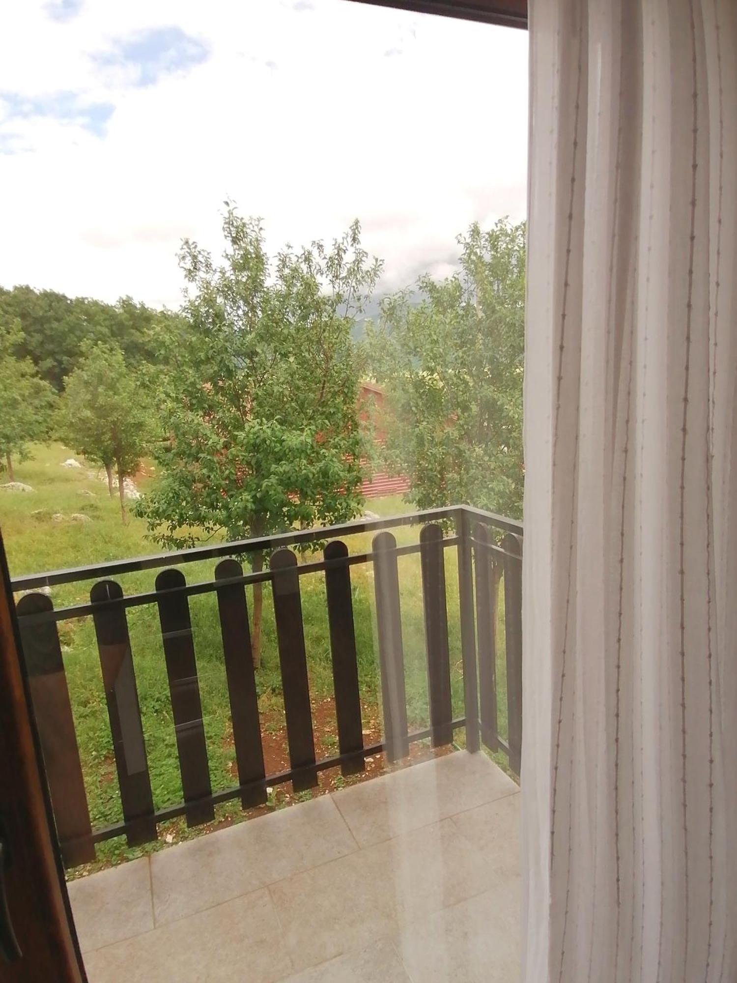 Farma & Apartmani Opg Sasa Delic Korenica Esterno foto